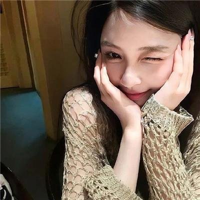 比基尼琼斯和爱的圣殿